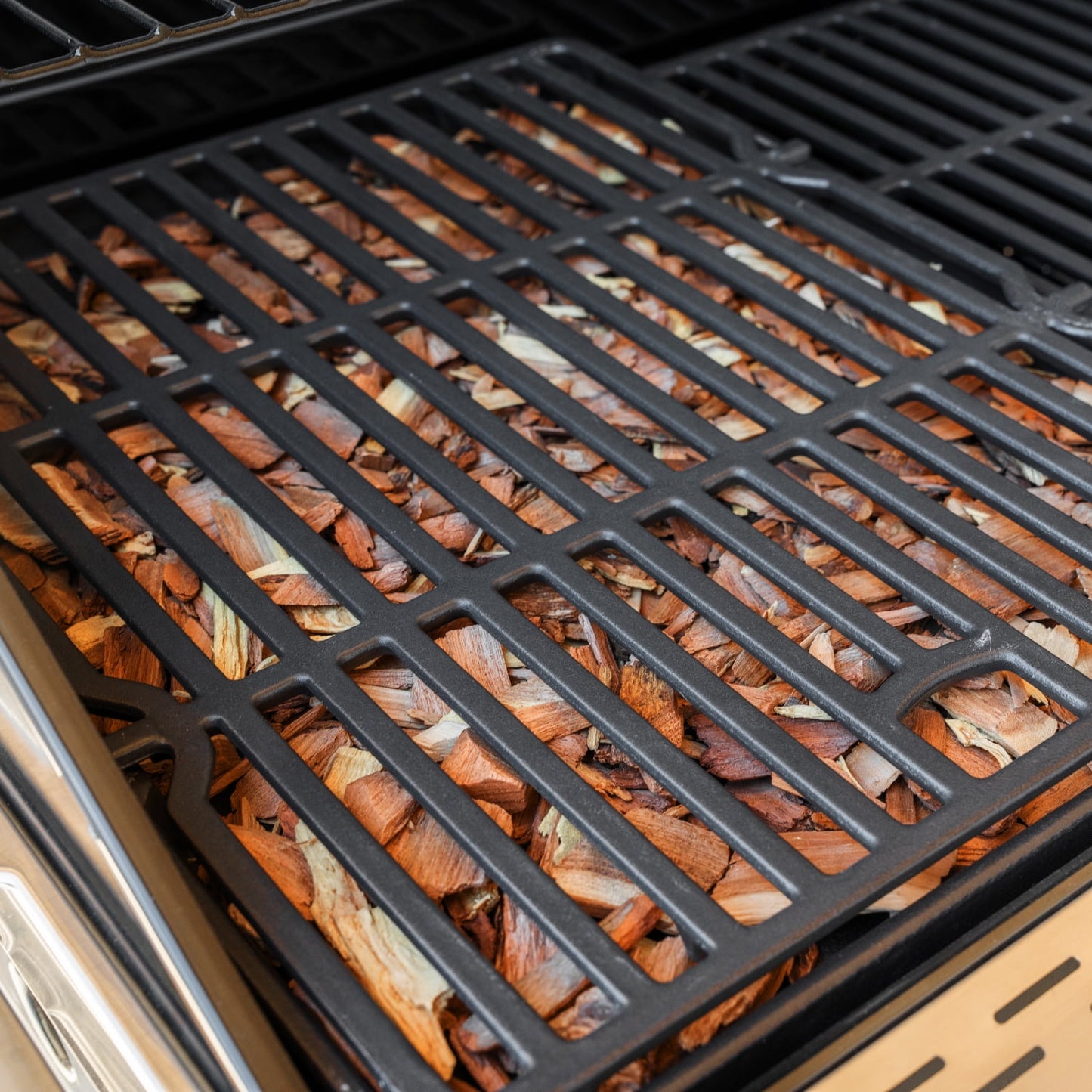 Nexgrill 4-Burner Dual Fuel Gas Grill with Side Burner and Griddle Insert, 627 SQ In Total Cooking Space, 59,000 BTUs Output, BBQ Grill Perfect for Outdoor Gatherings - 720-0958HE