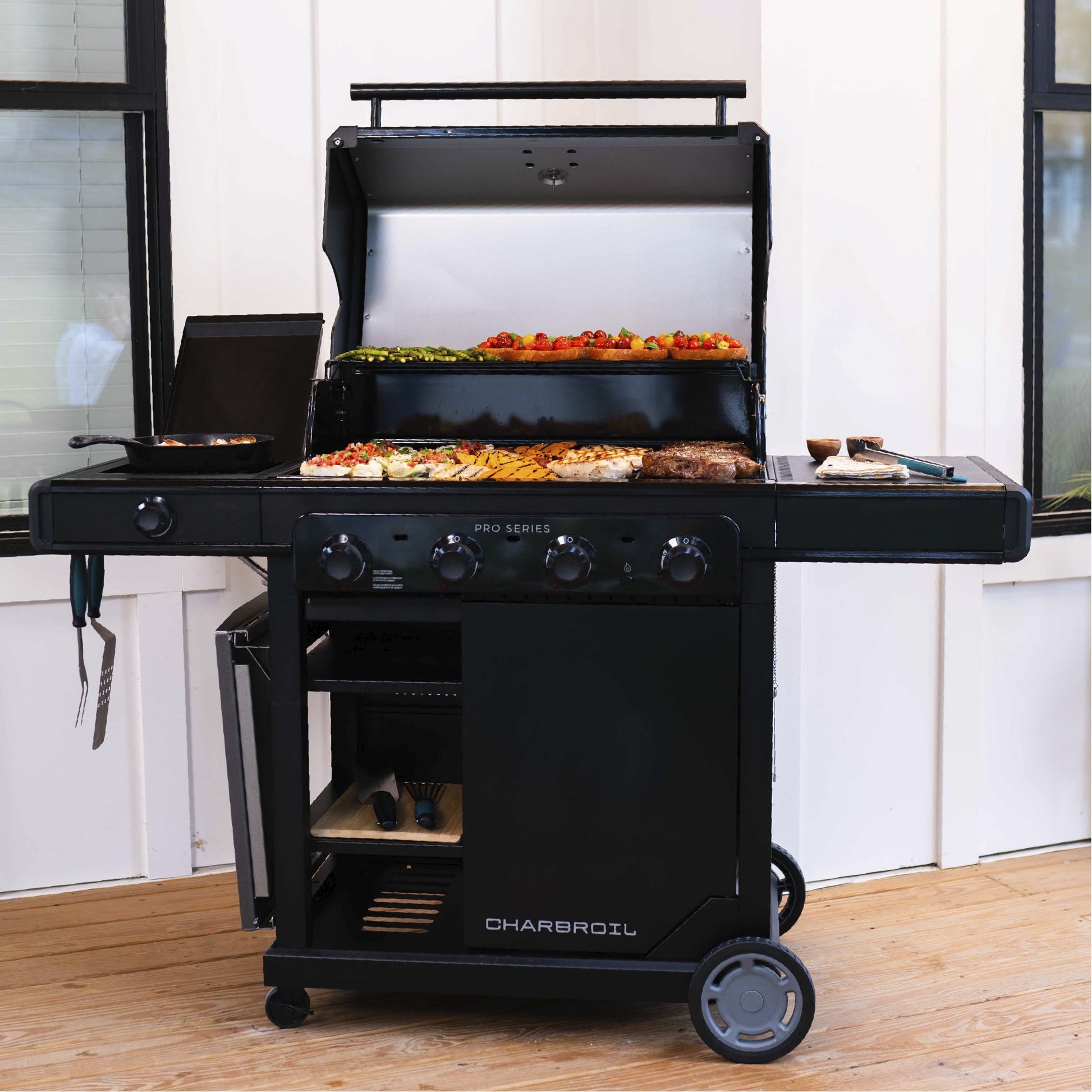 Charbroil Pro Series™ 4-Burner Gas Grill and Griddle with Side Burner