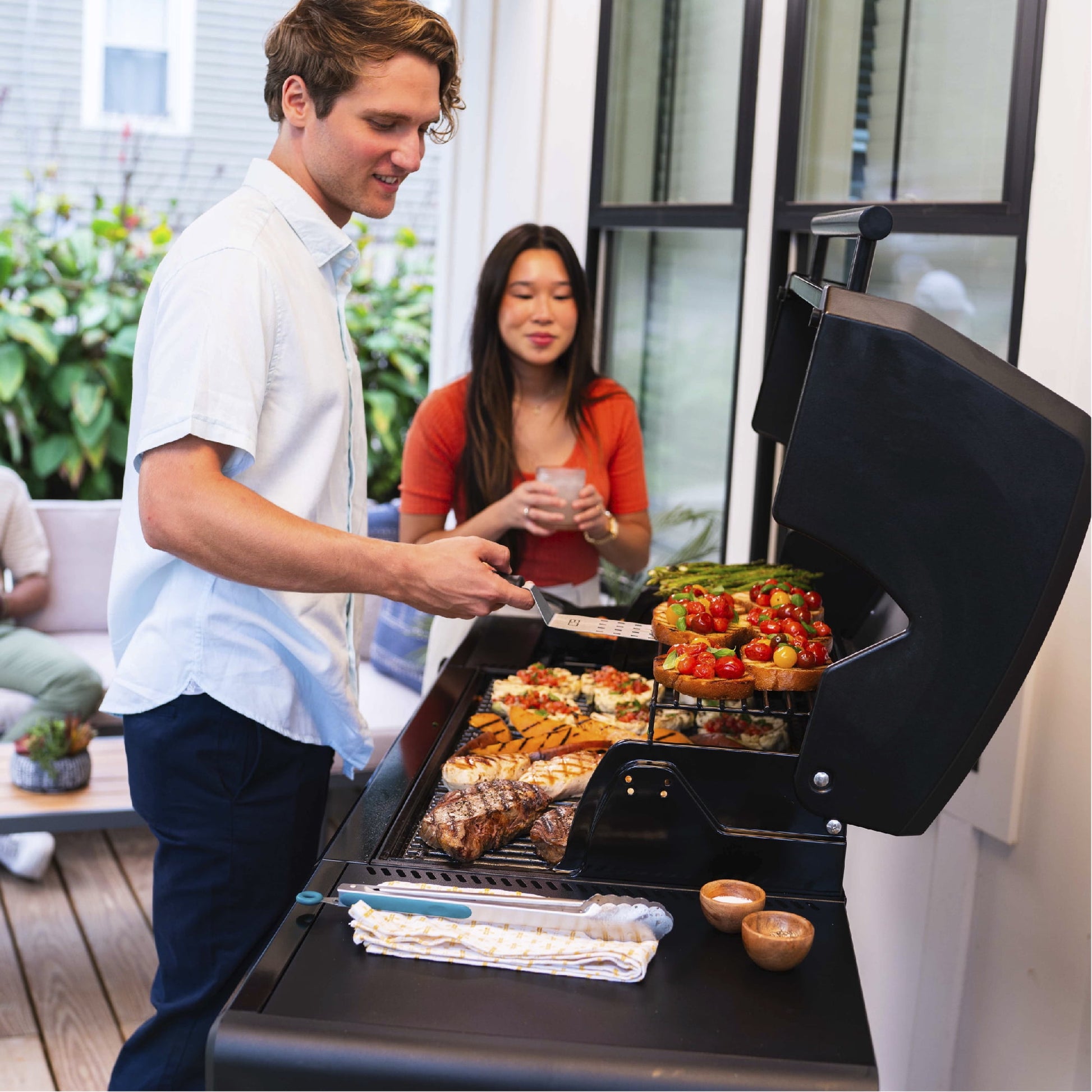 Charbroil Pro Series™ 4-Burner Gas Grill and Griddle with Side Burner