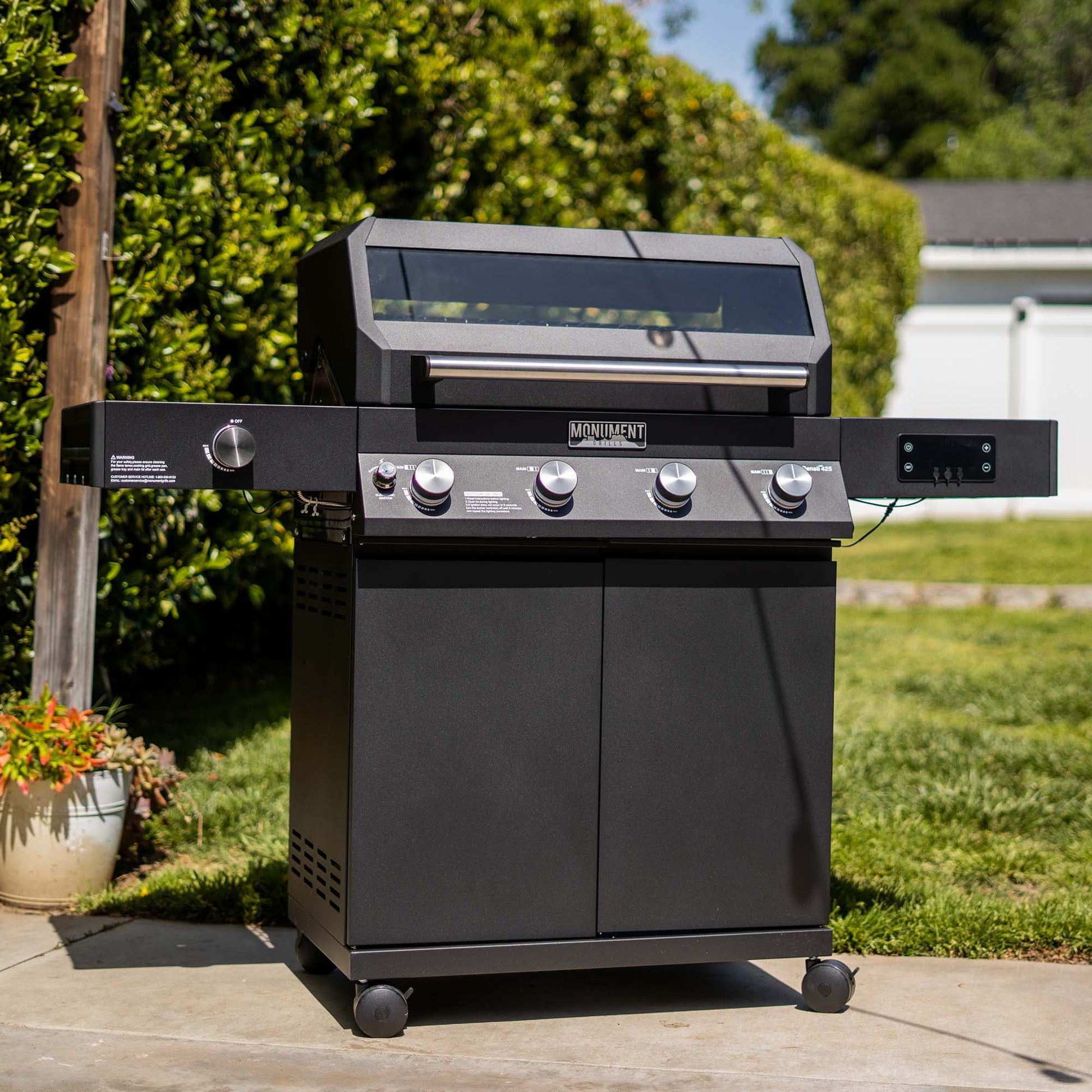 Denali 4-Burner Propane Gas Grill in Black with Clearview Lid, 3-Phase LED Controls and Side Burner