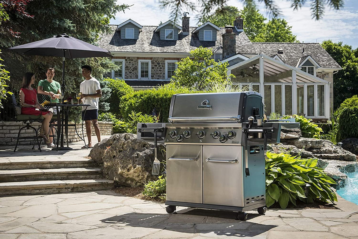 Broil King 958347 Regal S590 Pro Gas Grill, 5-Burner, Stainless Steel