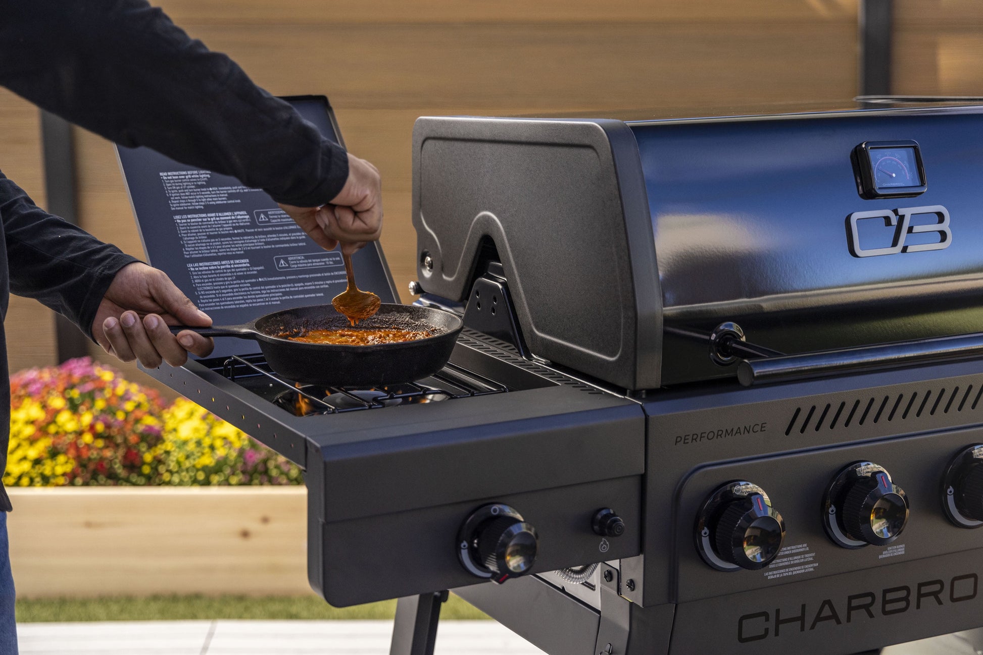 Charbroil Performance Series FlavorMax 4-Burner Gas Grill with Side Burner