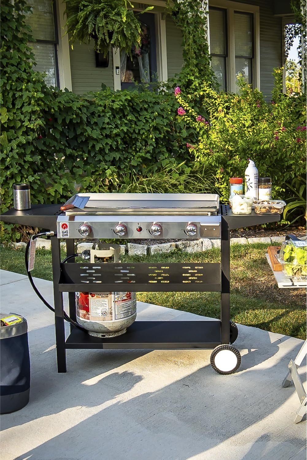 GasOne Flat Top Grill with 4 Burners – Premium Propane Grill with Outdoor Grill Cart – Stainless Steel